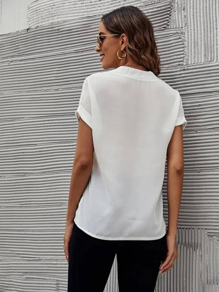 Beata™ - Elegancka Koszula z Dekoltem w Serek