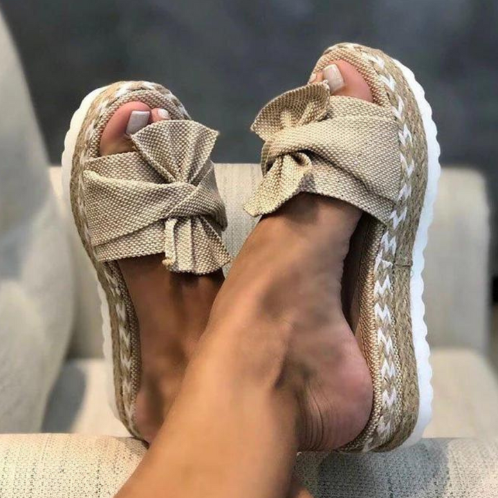 Amelia - Stylowe sandały damskie z uroczymi kokardkami