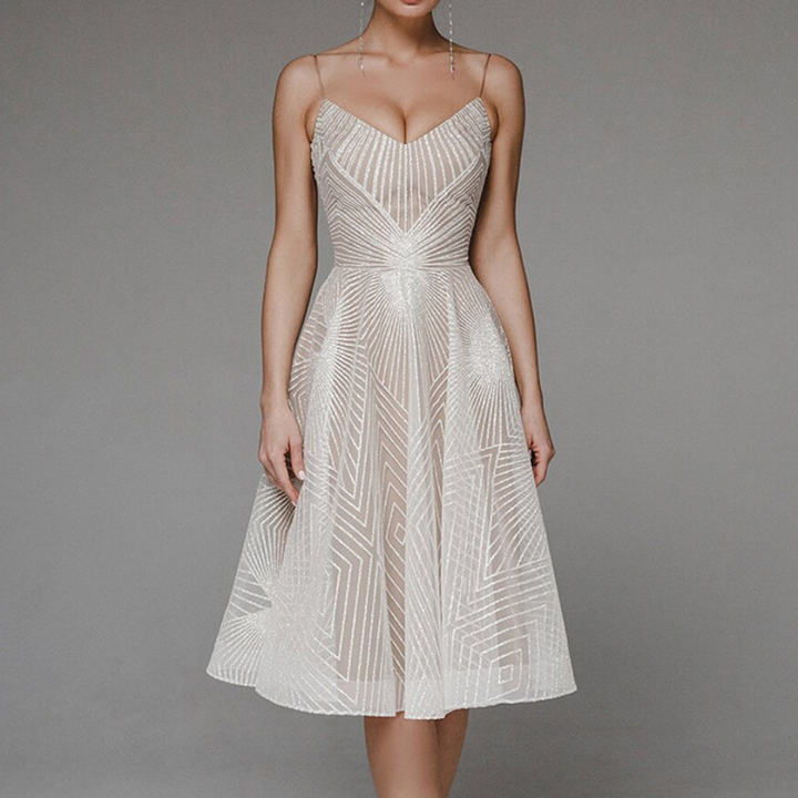 Blanca - Stylowa sukienka z eleganckimi odkrytymi plecami dla wyrafinowanego wyglądu