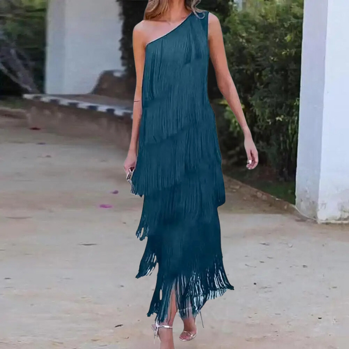 Carol - Stylowa sukienka na jedno ramię z modnymi frędzlami