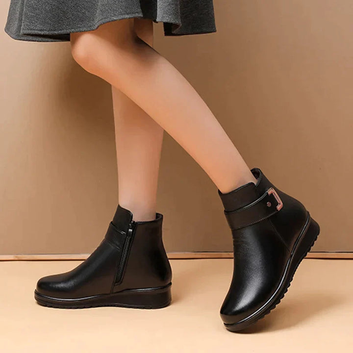 Aurelia - Eleganckie wełniane buty ortopedyczne dla kobiet ze stylową metalową klamrą