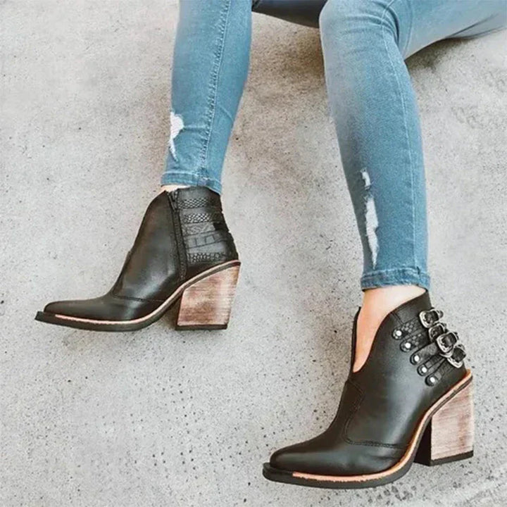 Gabriela - Stylowe buty Jane z modnymi ćwiekami i solidną klamrą