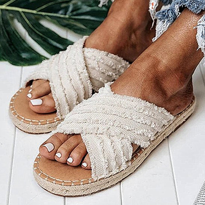Marielle - stylowe klasyczne kapcie z eleganckimi detalami